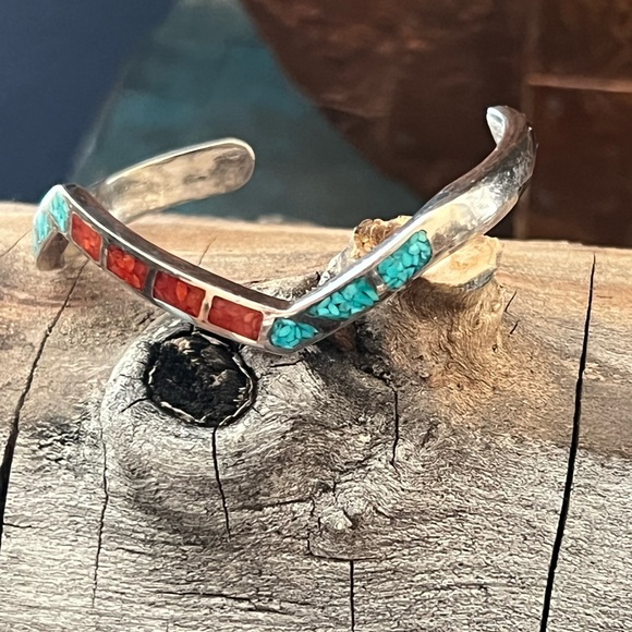 Vintage Sterling Silver Turquoise and Coral Inlay Bracelet - Picture 3 of 9